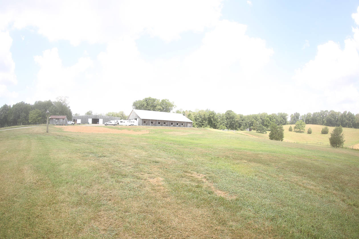 Beautiful Horse Farm on 37.88 in the Knoxville Tennessee area Lenoir City, Loudon County