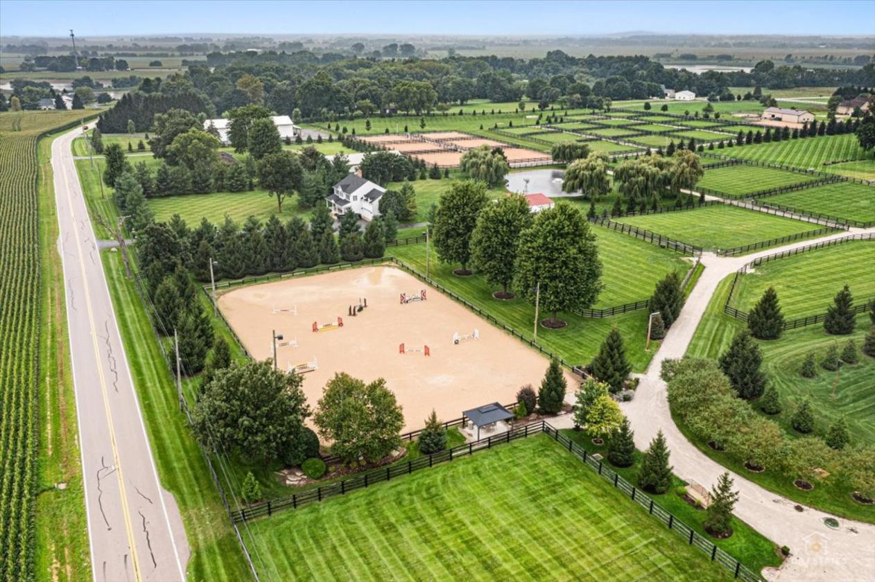 Truly exceptional world-class equestrian facility - photo 22