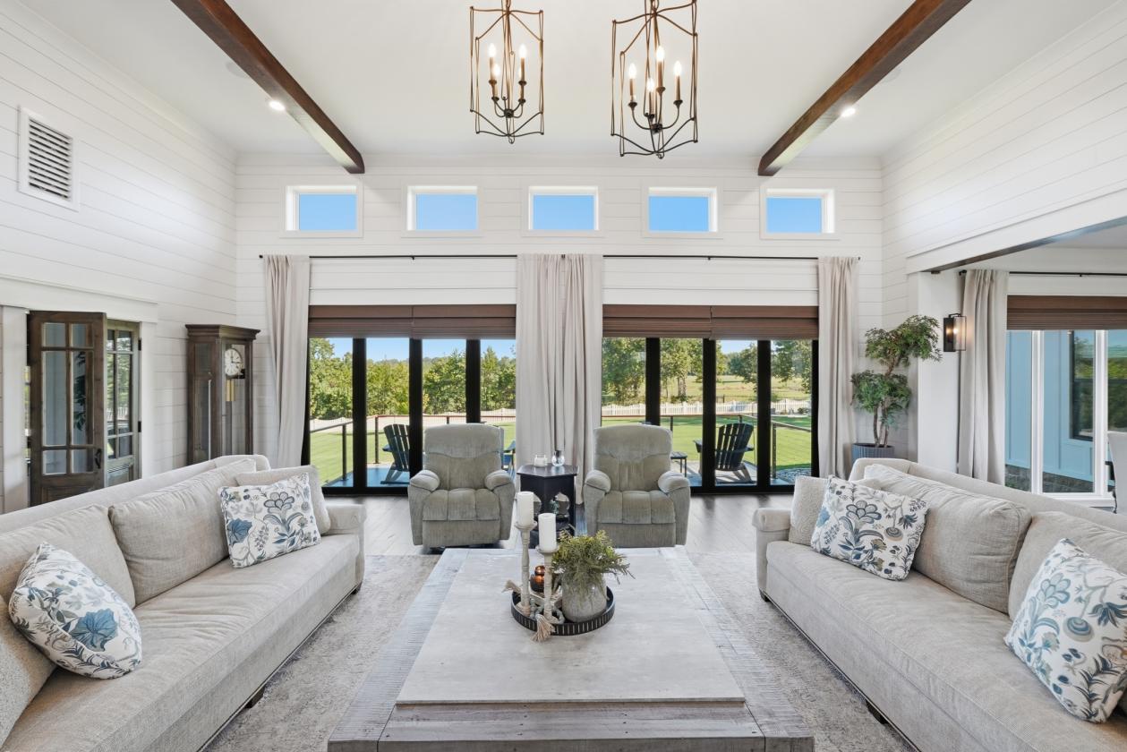 Luxury Horse Estate | Pool, Barn, Shop +28-71 Ac - photo 17