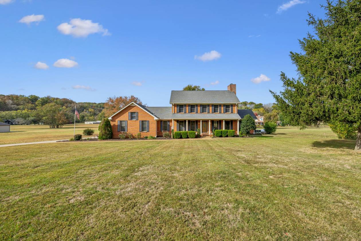 Horse Property for sale.