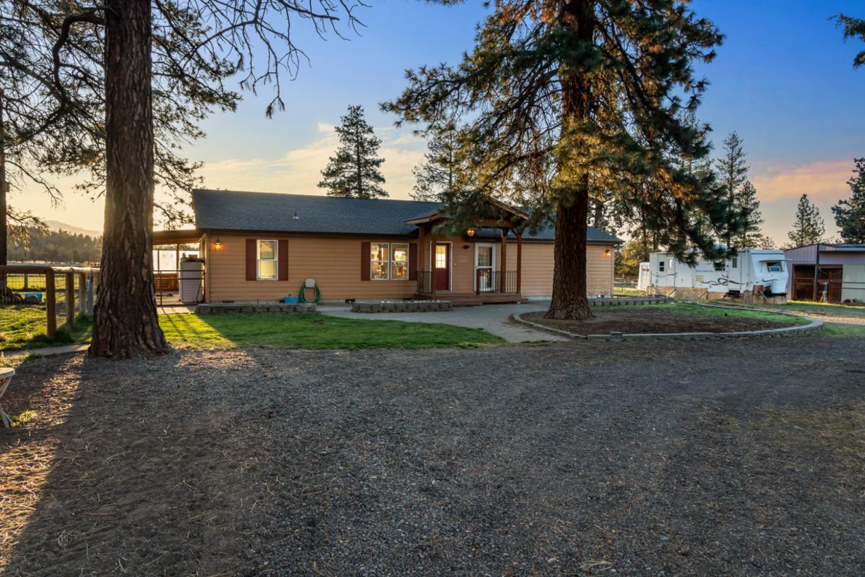 Spectacular Horse Facility near Sisters - photo 30