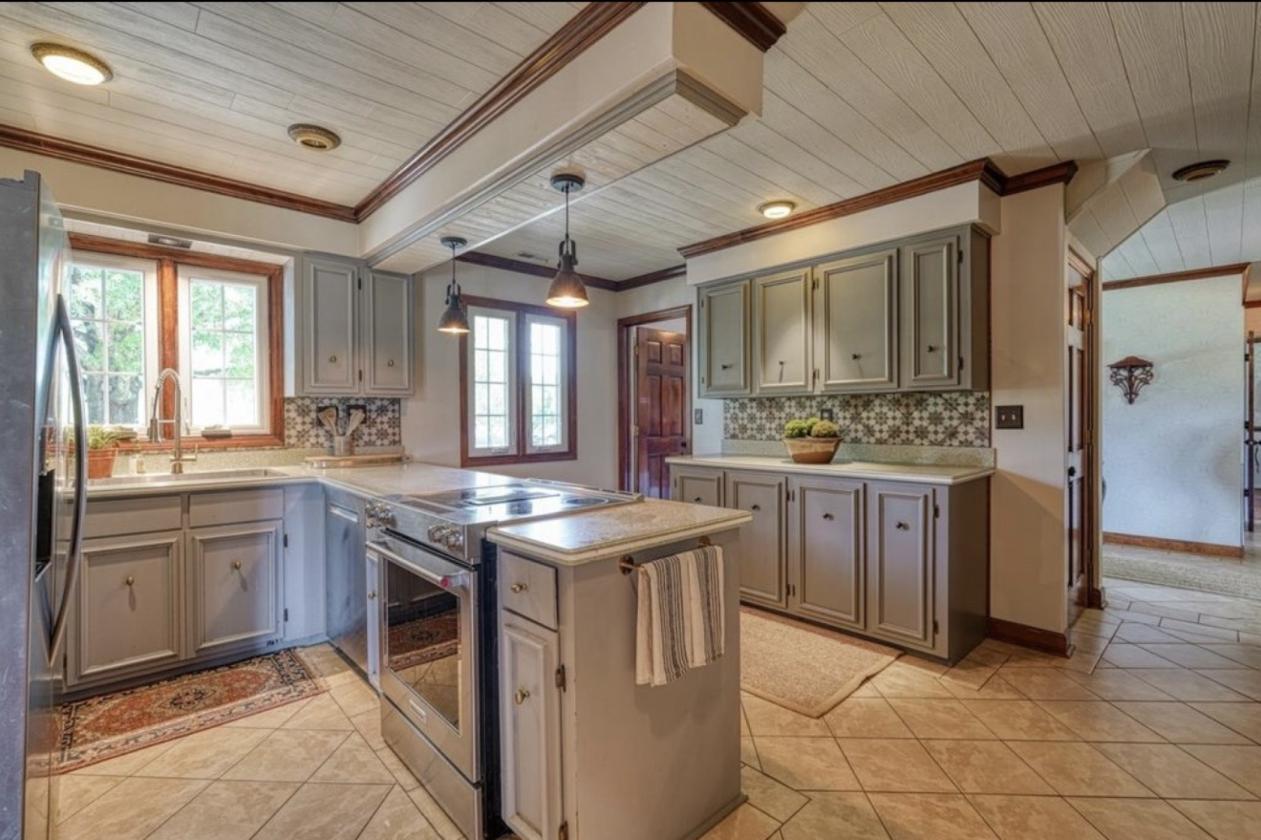 Beautiful Equestrian Property - photo 11