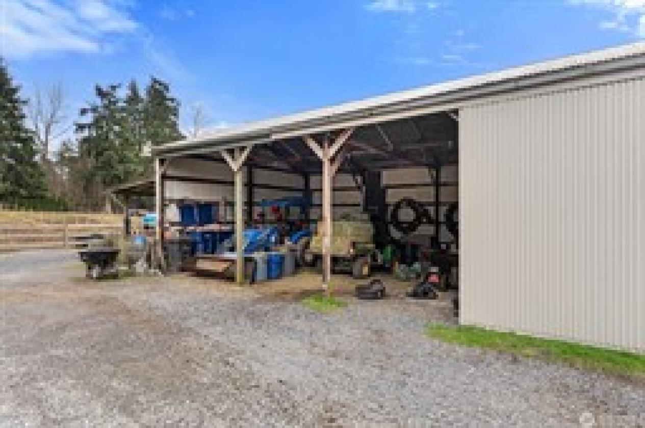 ESTABLISHED 10- ACRE EQUESTRIAN BOARDING OPERATION - photo 24