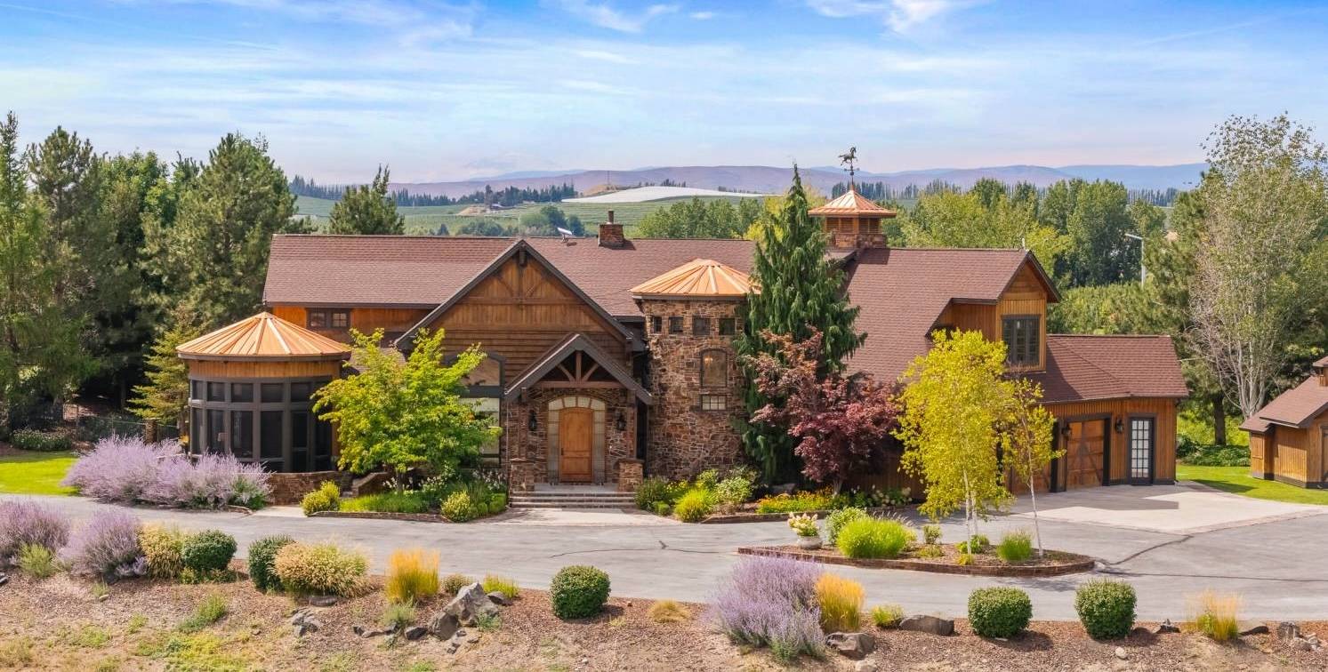 Horse Property for sale.