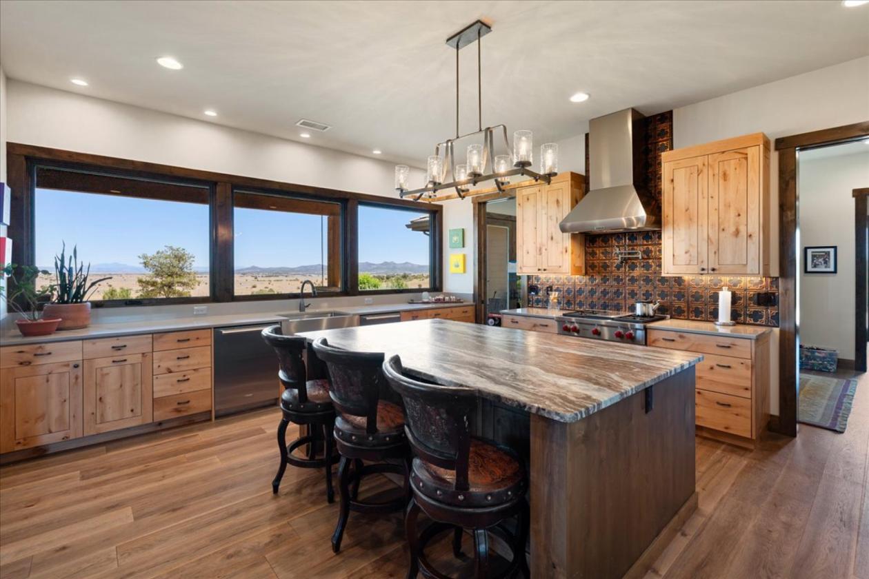 Remarkable Luxury Ranch on 38 Acres - photo 13