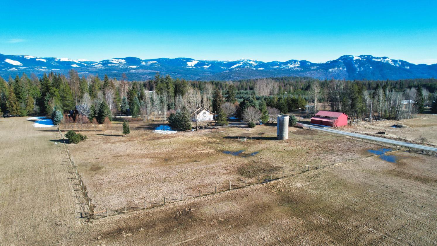 New Luxury equestrian estate with 360 degree views - photo 2