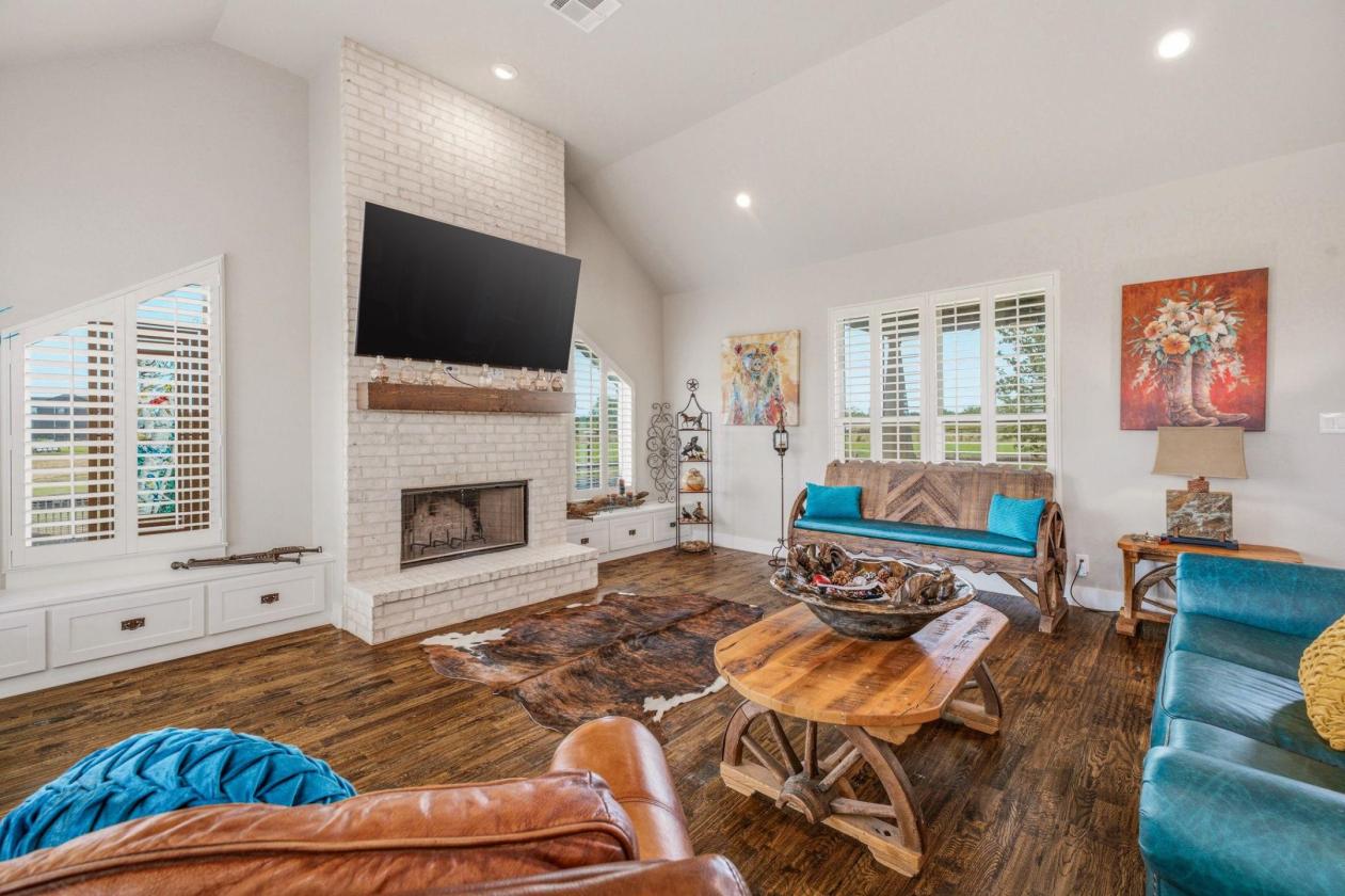 Gorgeous, Rock Home Situated on 15.4 Coastal Acres - photo 6