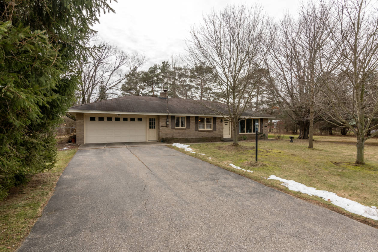 Horse farm for sale Holland, Allegan County, Michigan Horse ranch