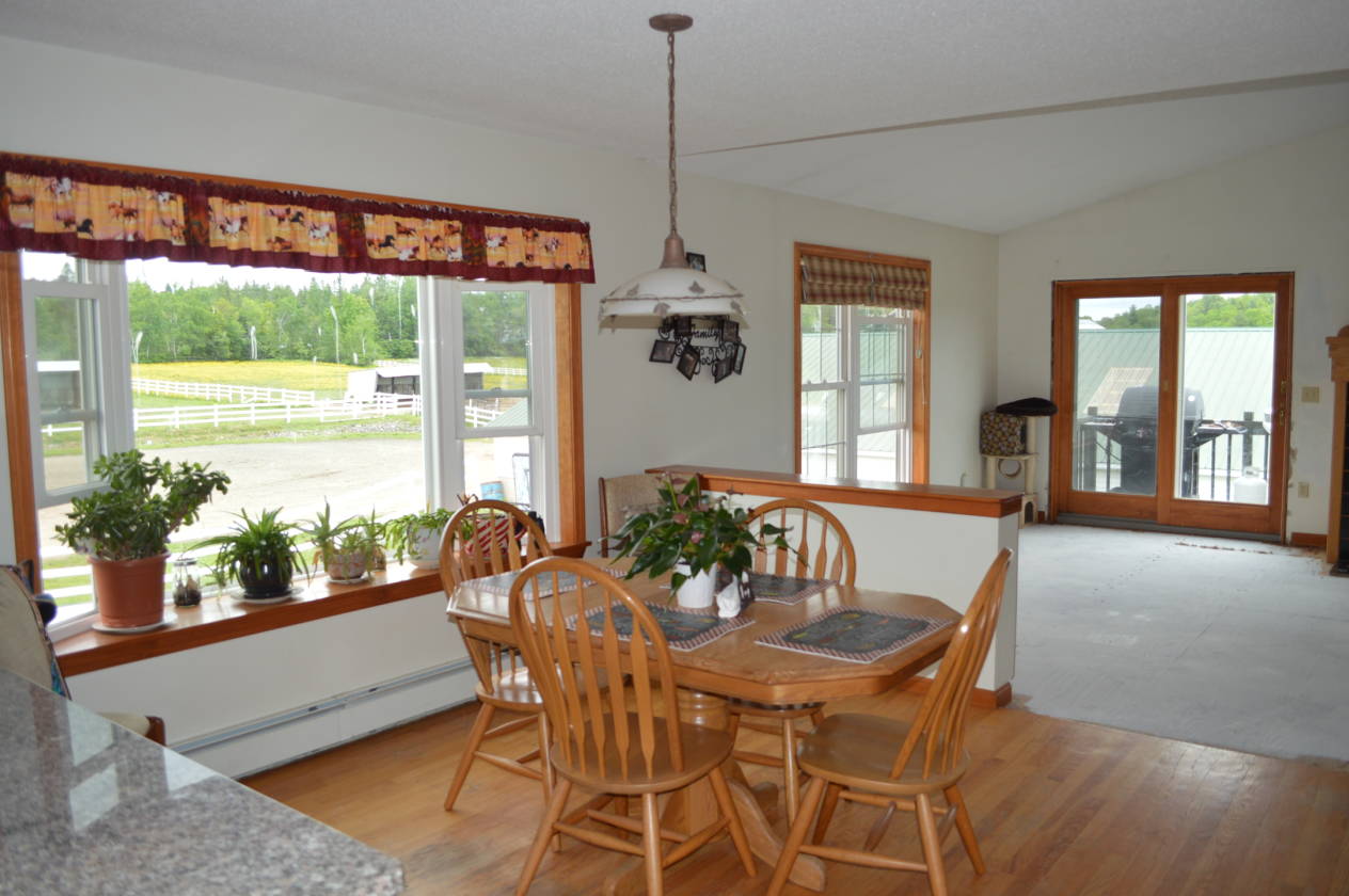 Luxury Equestrian Estate with 69 Acres! Newburgh, Penobscot County