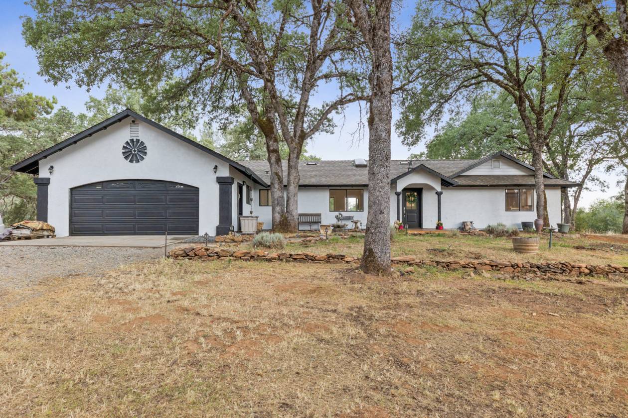 Horse Property for sale.