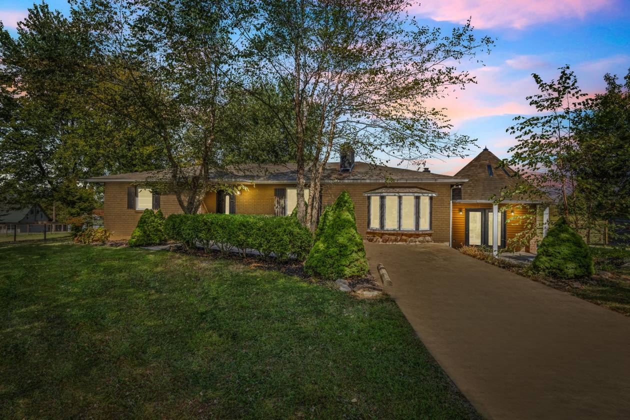 Horse Property for sale.