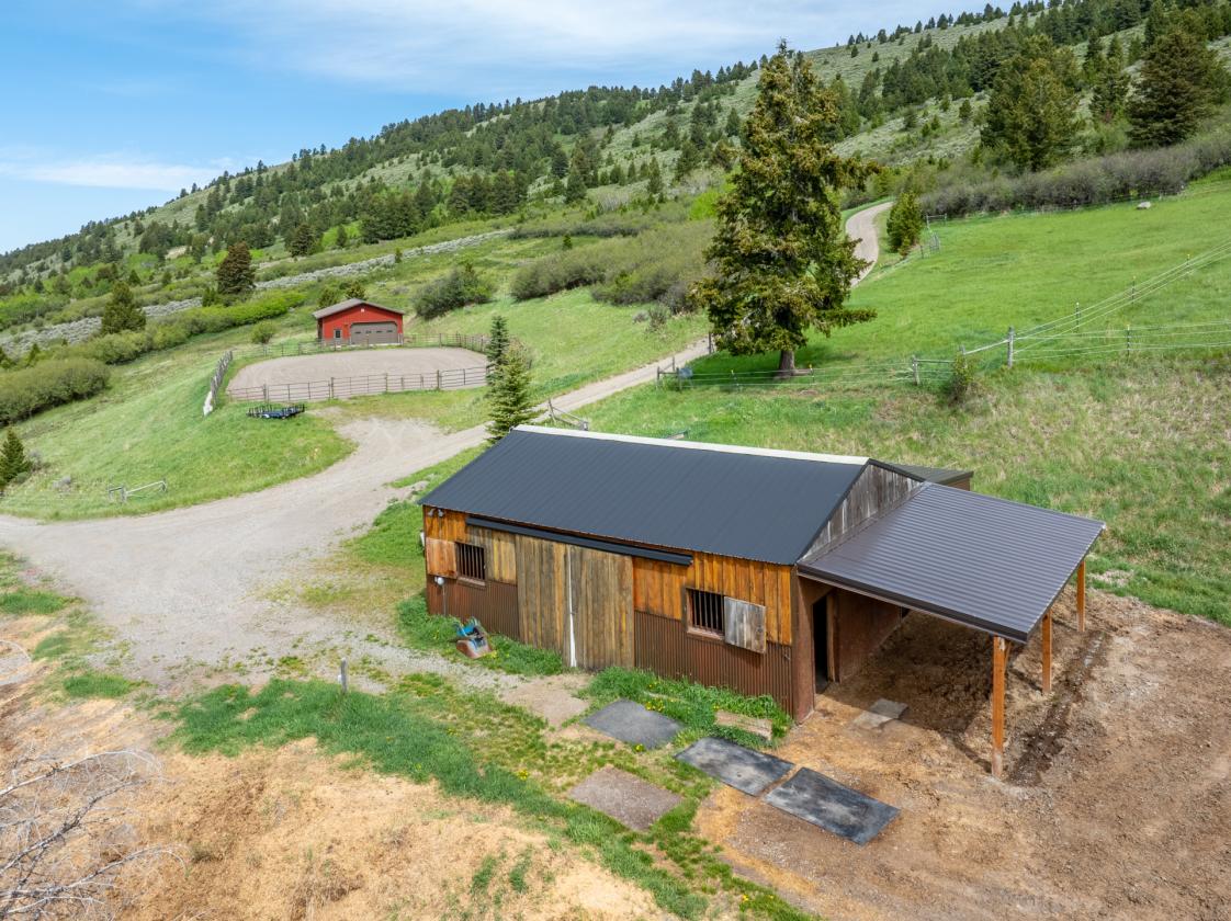 23+ ac, ARENA, 4 stall BARN and SHOP - photo 29