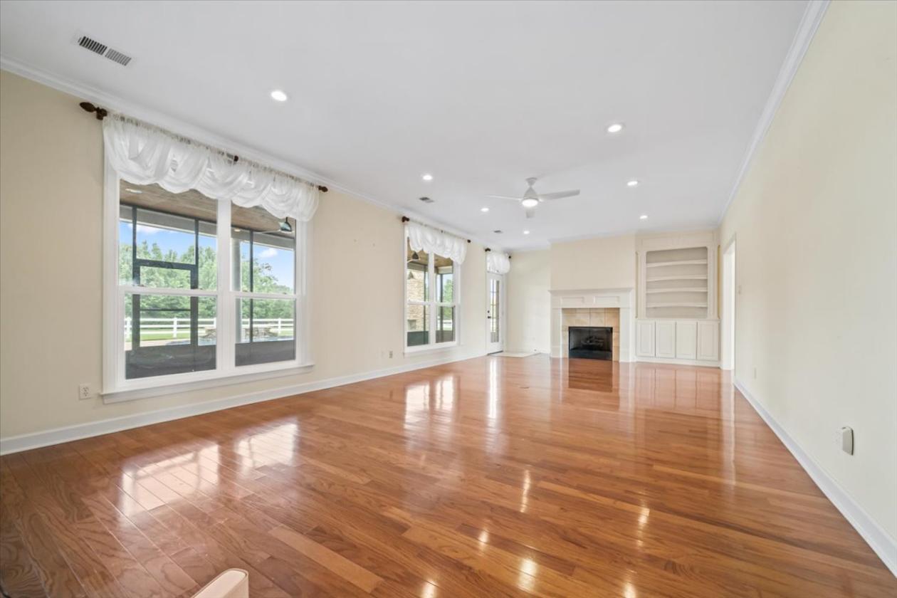 Luxury Equestrian Estate on 13.5 Acres - photo 14