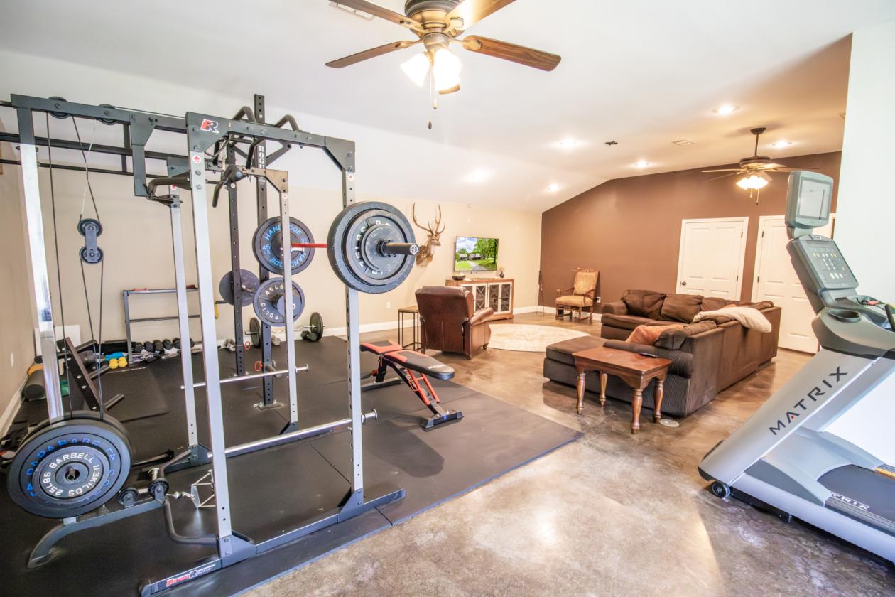 Custom Home on 15 Acres with Equestrian Potential - photo 10