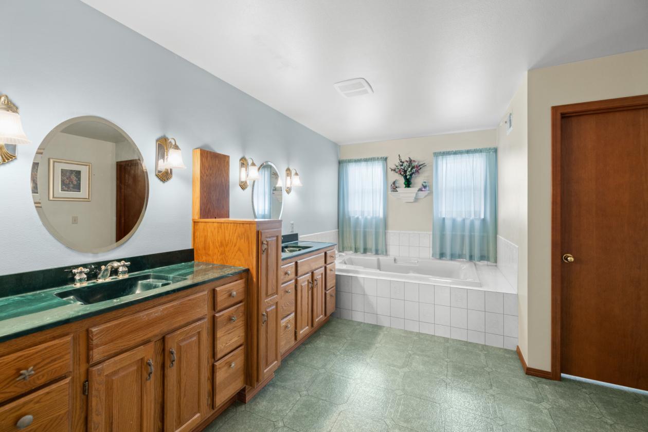 Exceptional Estate in Ebey's Landing Preserve - photo 19
