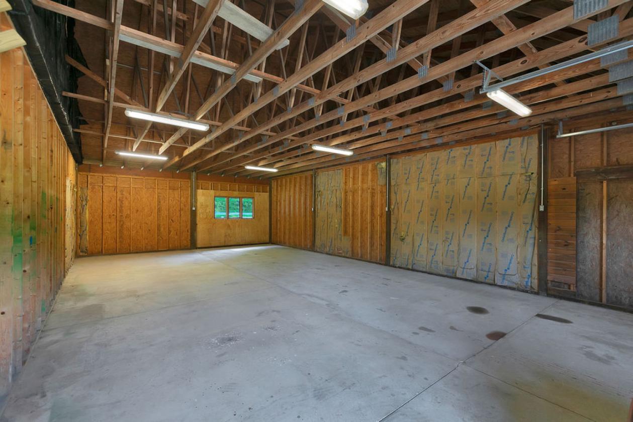 Stunning Equestrian Estate on 17 Acres - photo 27