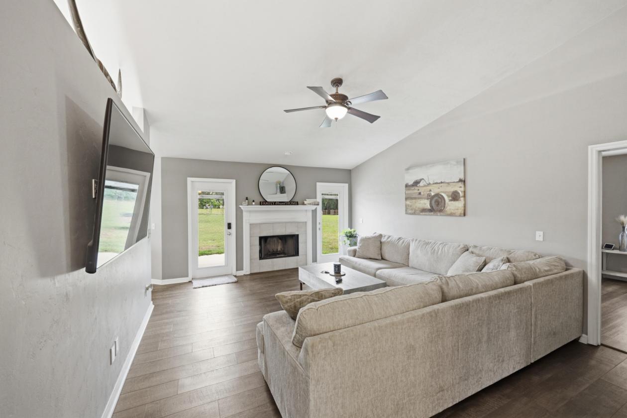 Trenton Home & Horse Farm with ADU Suite - photo 8