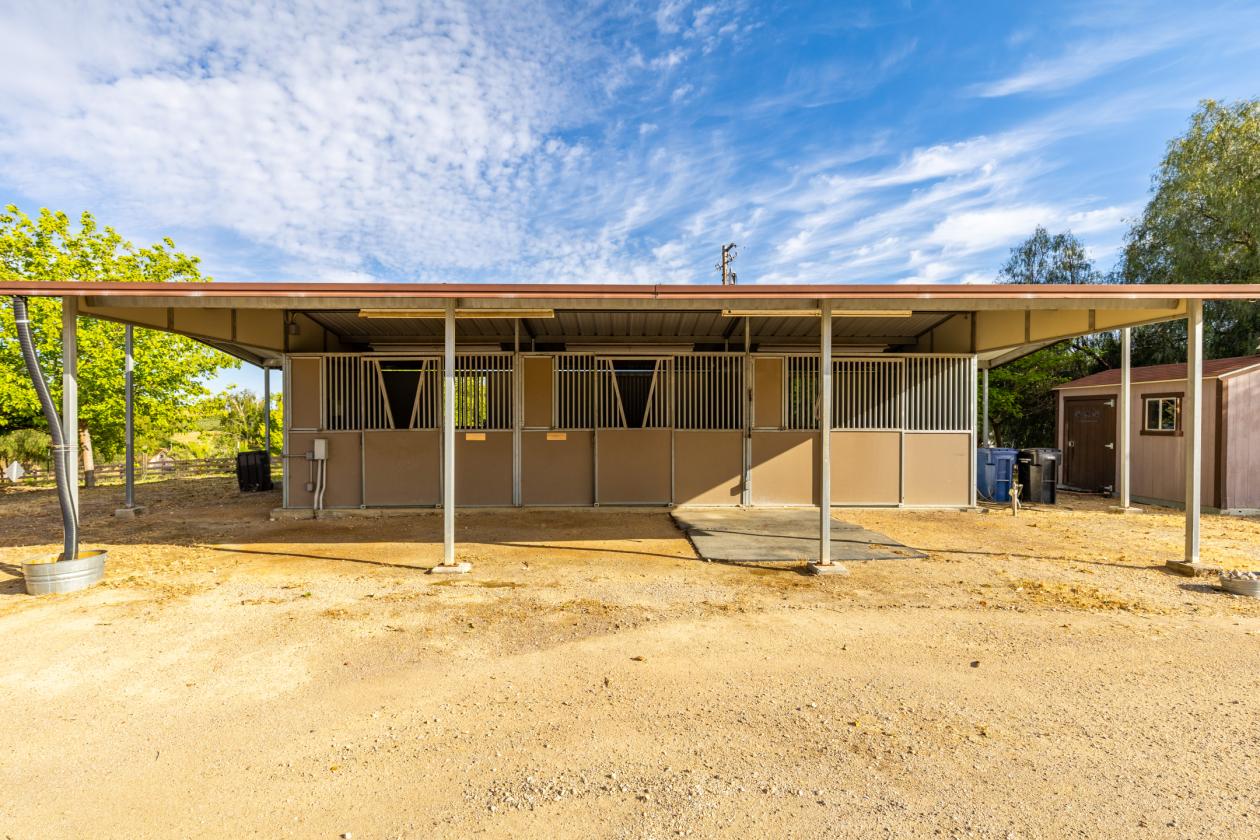 10 acres in the heart of Paso Robles Wine Country! - photo 7