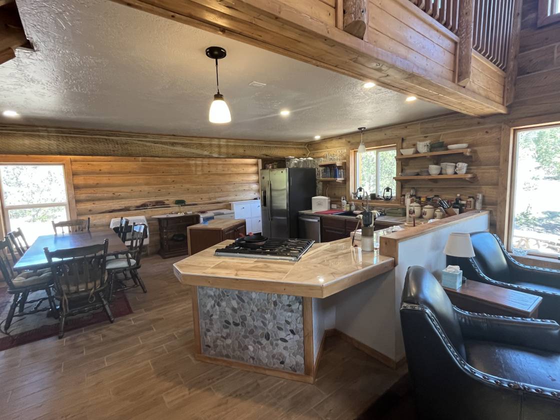 Luxury Lodge on 27 Acres with guest cabin - photo 20