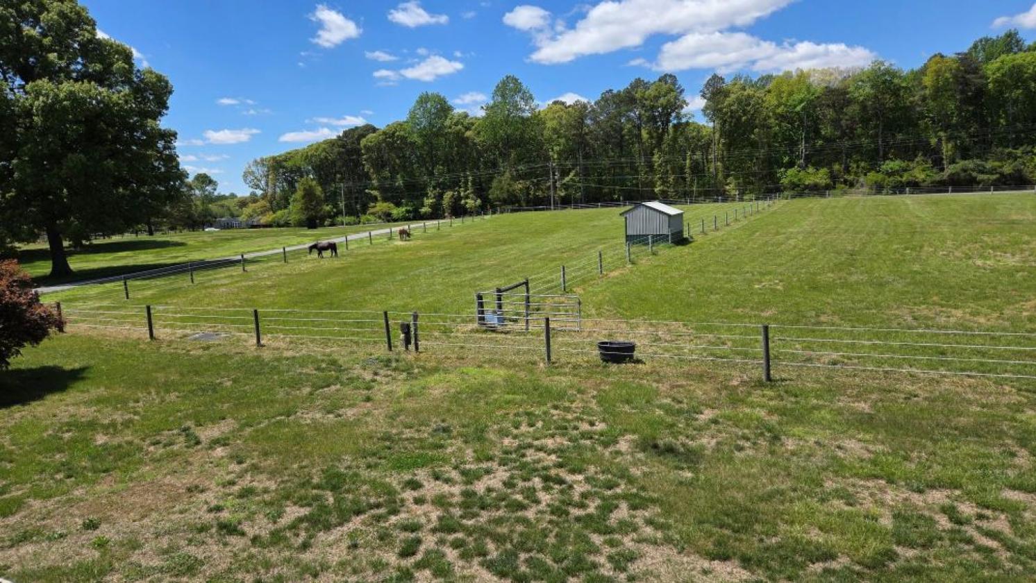 Turnkey Equestrian Estate on 10.9 Acres - photo 18
