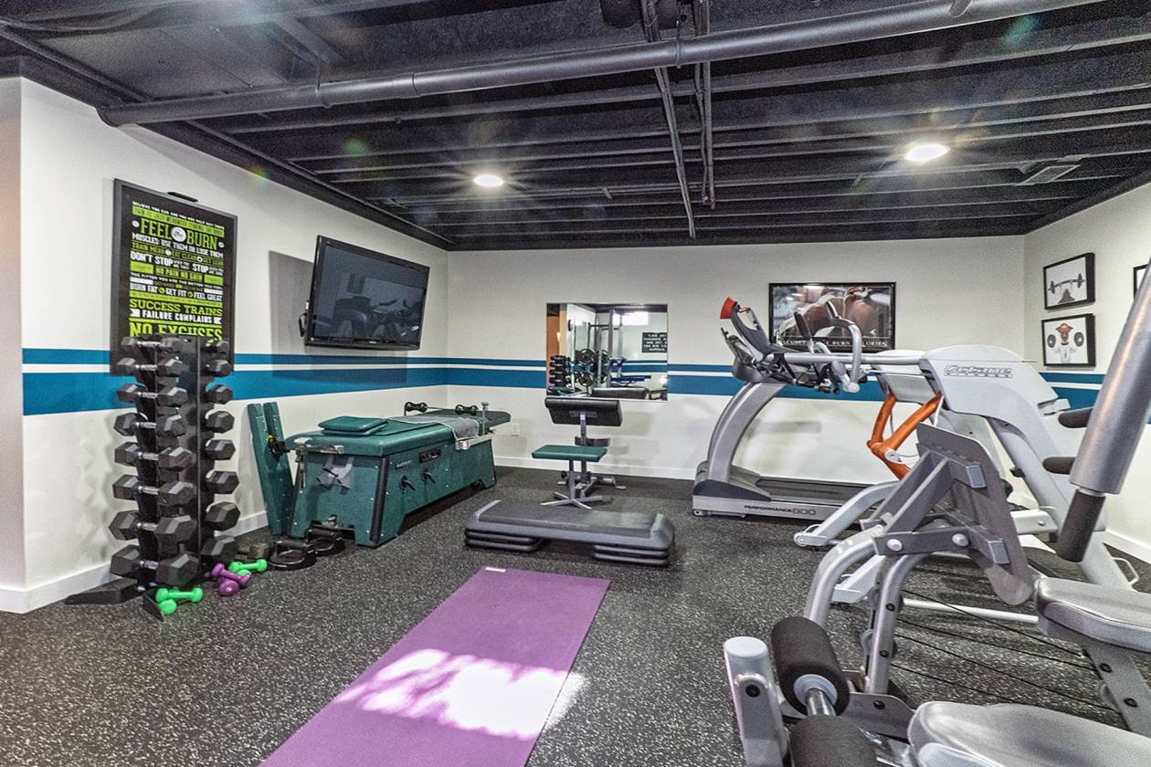 Modern Equestrian w/Indoor & Outdoor Riding Arenas - photo 19