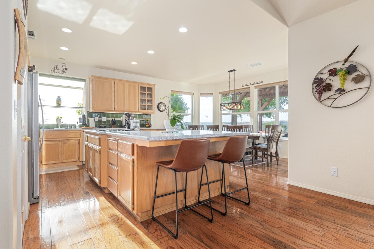10 acres in the heart of Paso Robles Wine Country! - photo 12