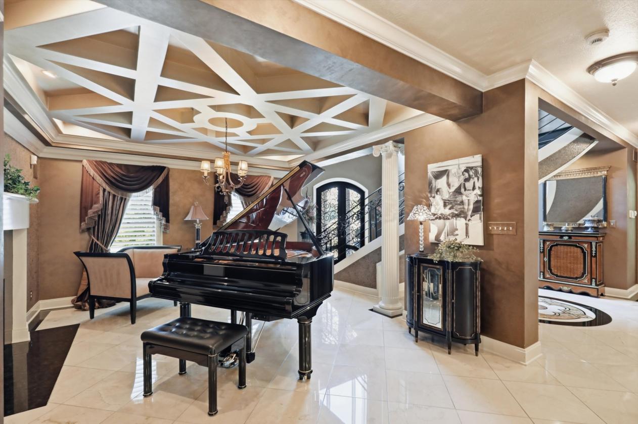 Extraordinary Equestrian Estate - photo 15