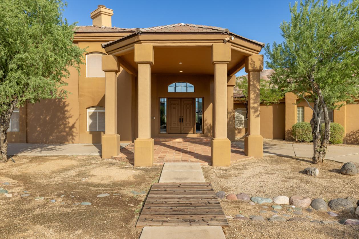 10-AC Luxury Equestrian Estate w/ Panoramic Views - photo 5