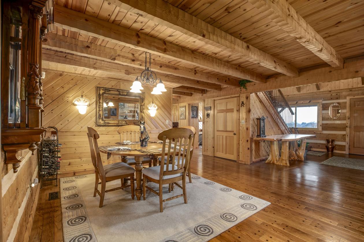 Beautiful log home on 33.95 acres - photo 16