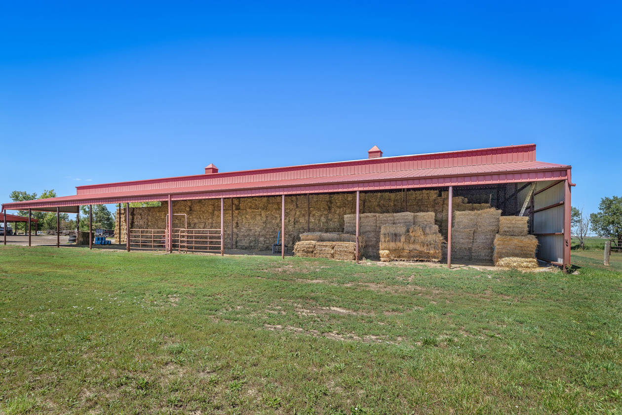 253 Acre Horse Property with Indoor Arena & Beautiful Home Keenesburg