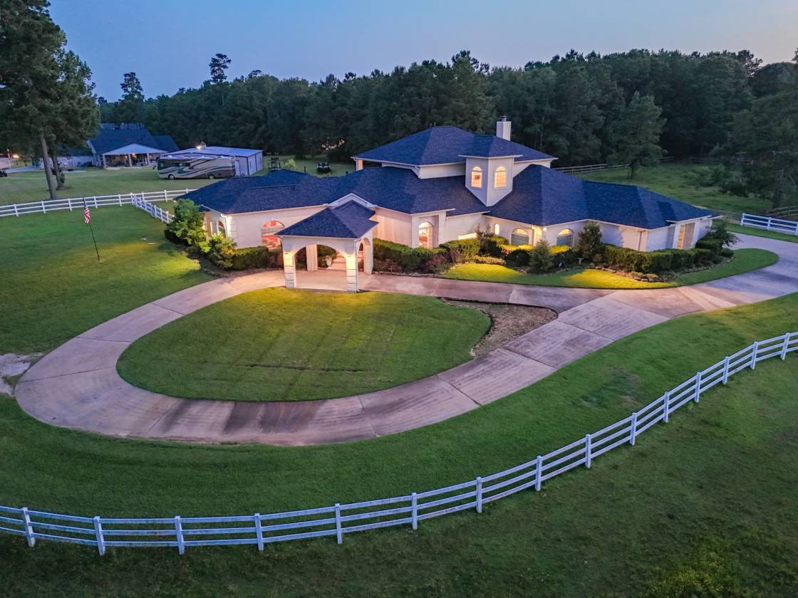 Horse Property for sale.