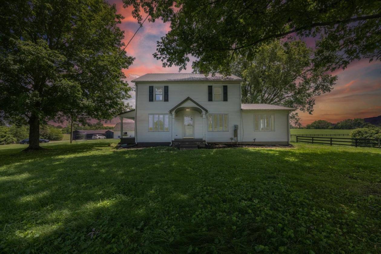 Horse Property for sale.