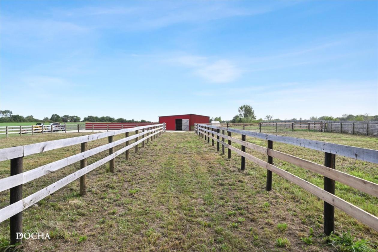 10 Acre Buildable Horse Ready Parcel! - photo 4