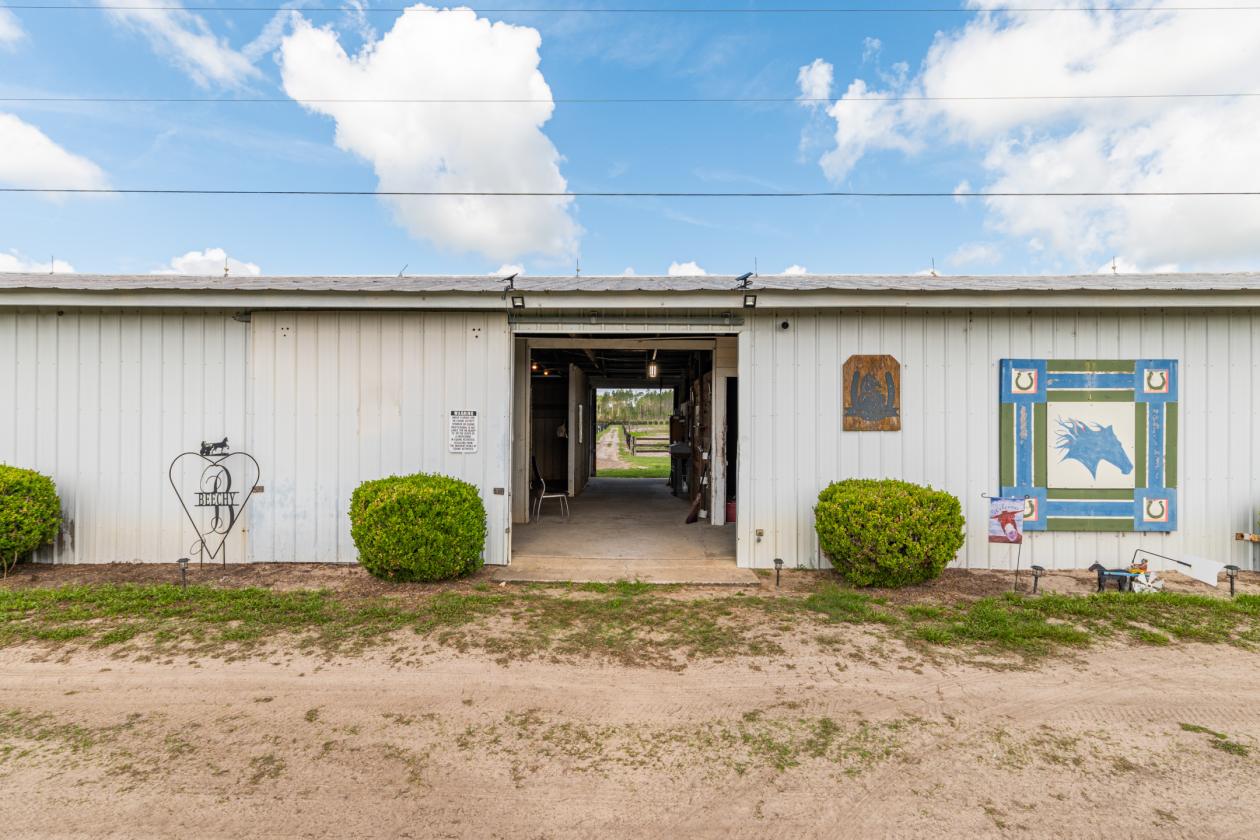 10 Acre Horse Facility/Harness Racing Community - photo 17