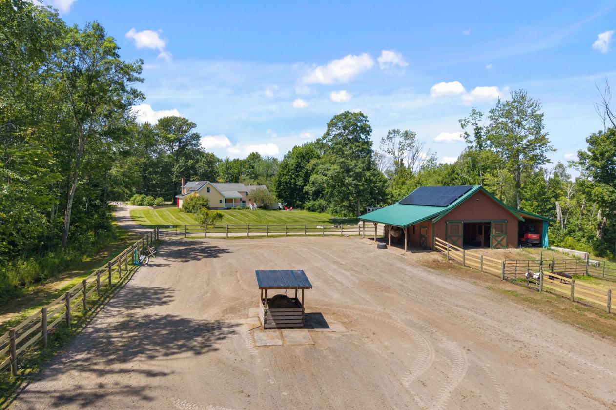 ENERGY EFFICIENT EQUESTRIAN HOMESTEAD - photo 21