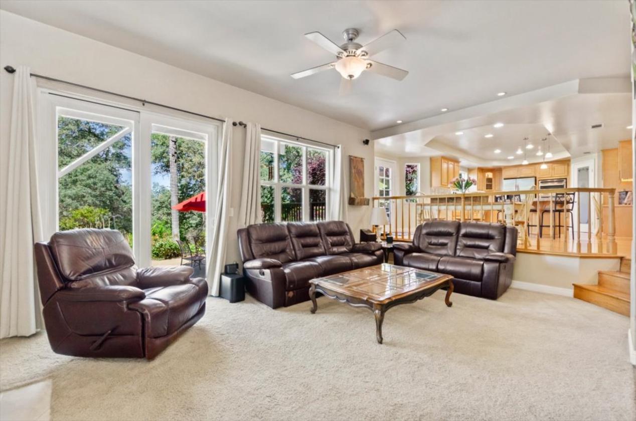 Beautiful Country home for the family on 5+ AC - photo 21