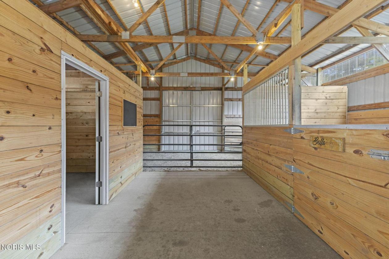 Amazing 15.5 Acre Equestrian Retreat - photo 25