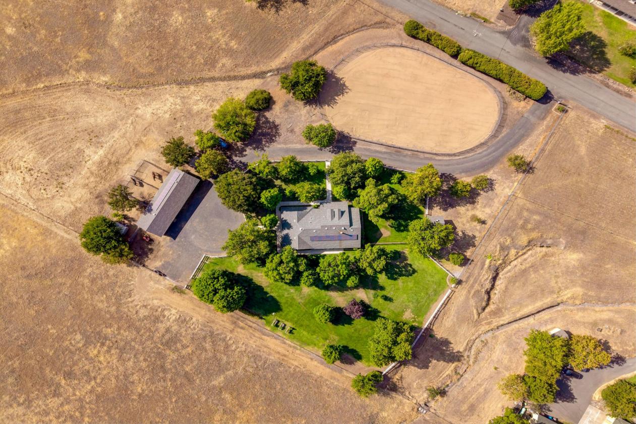 5 acre dream horse property and home! - photo 25