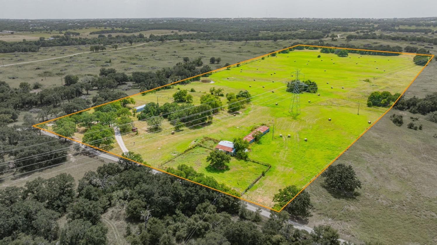 Turnkey Ranch Property With Coastal Fields!! - photo 25