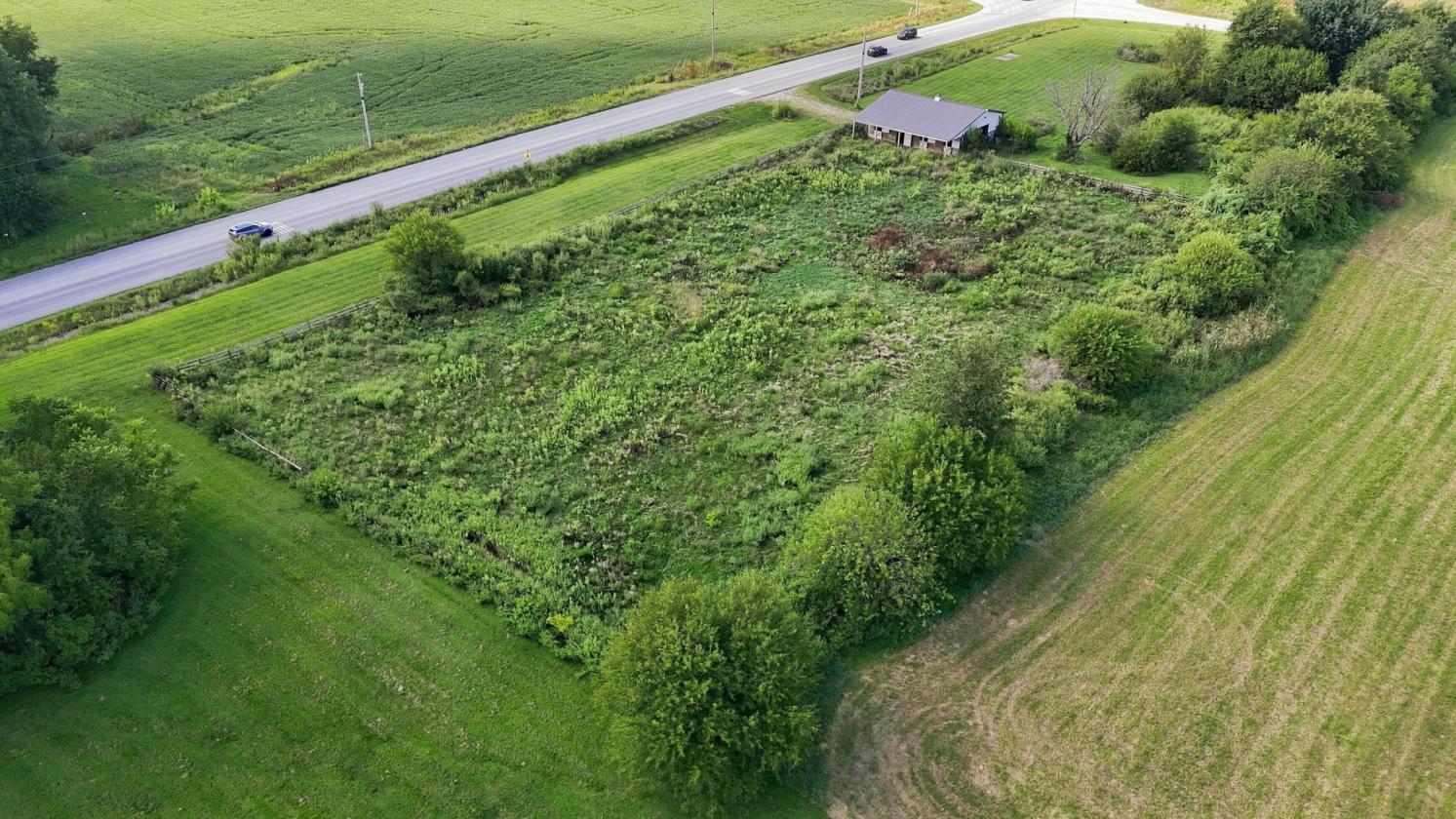 21.49 acres w/ move-in ready home & horse barn - photo 22