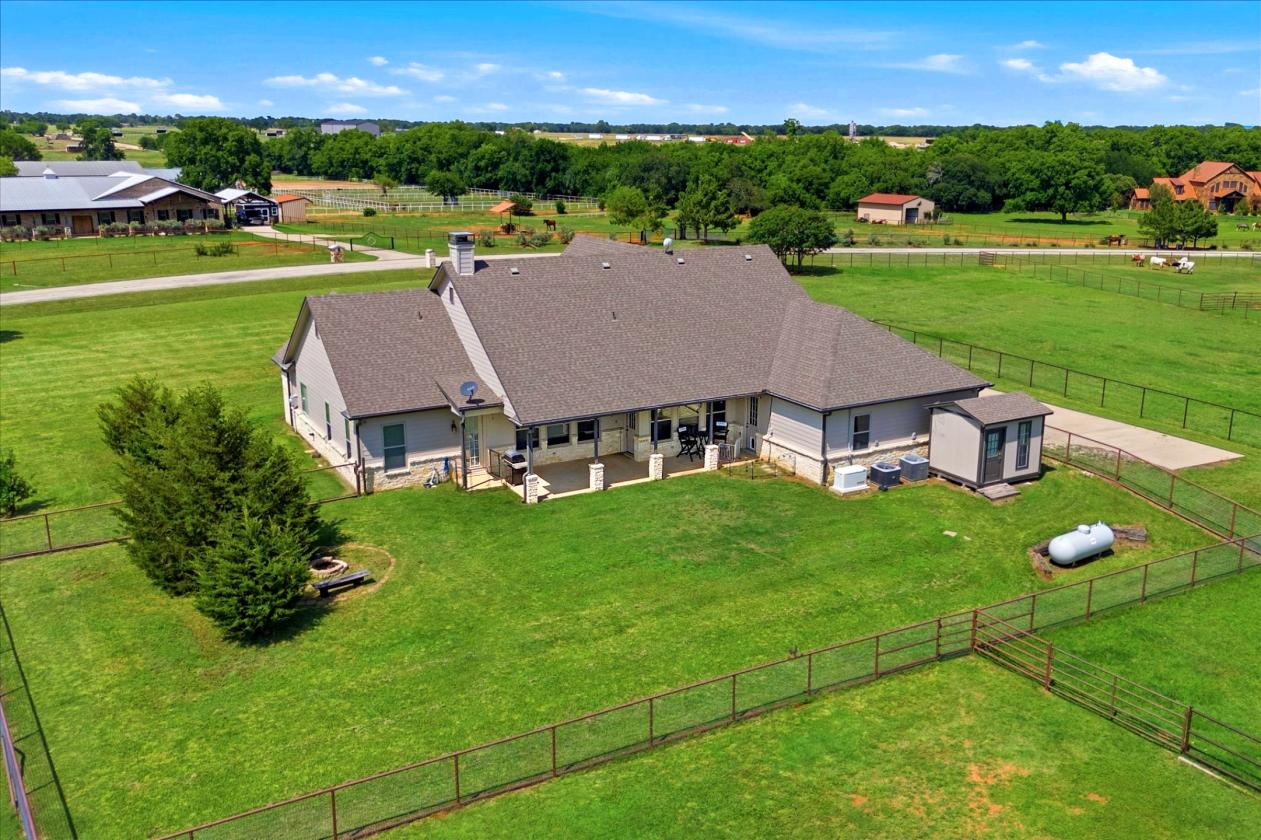 Refined North Texas Ranchette with Home & Barn - photo 4