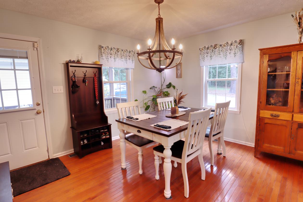 Turnkey Country Retreat on 8 Private Acres - photo 5
