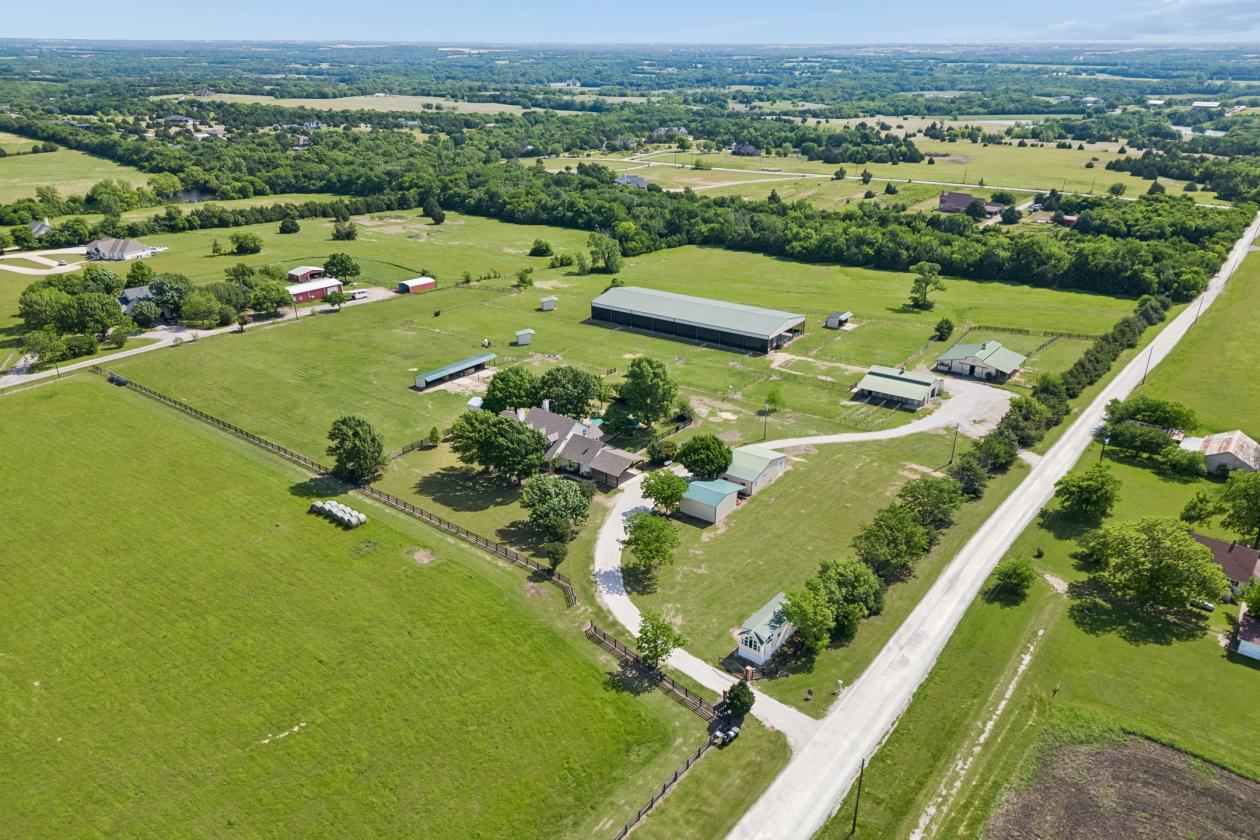 Stunning Equestrian Estate on 16 Beautiful Acres - photo 29