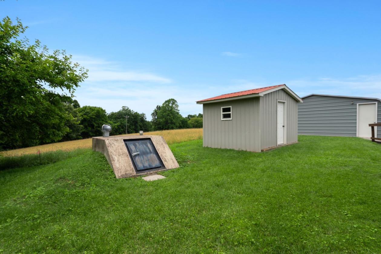 Home on 5 acres - photo 4