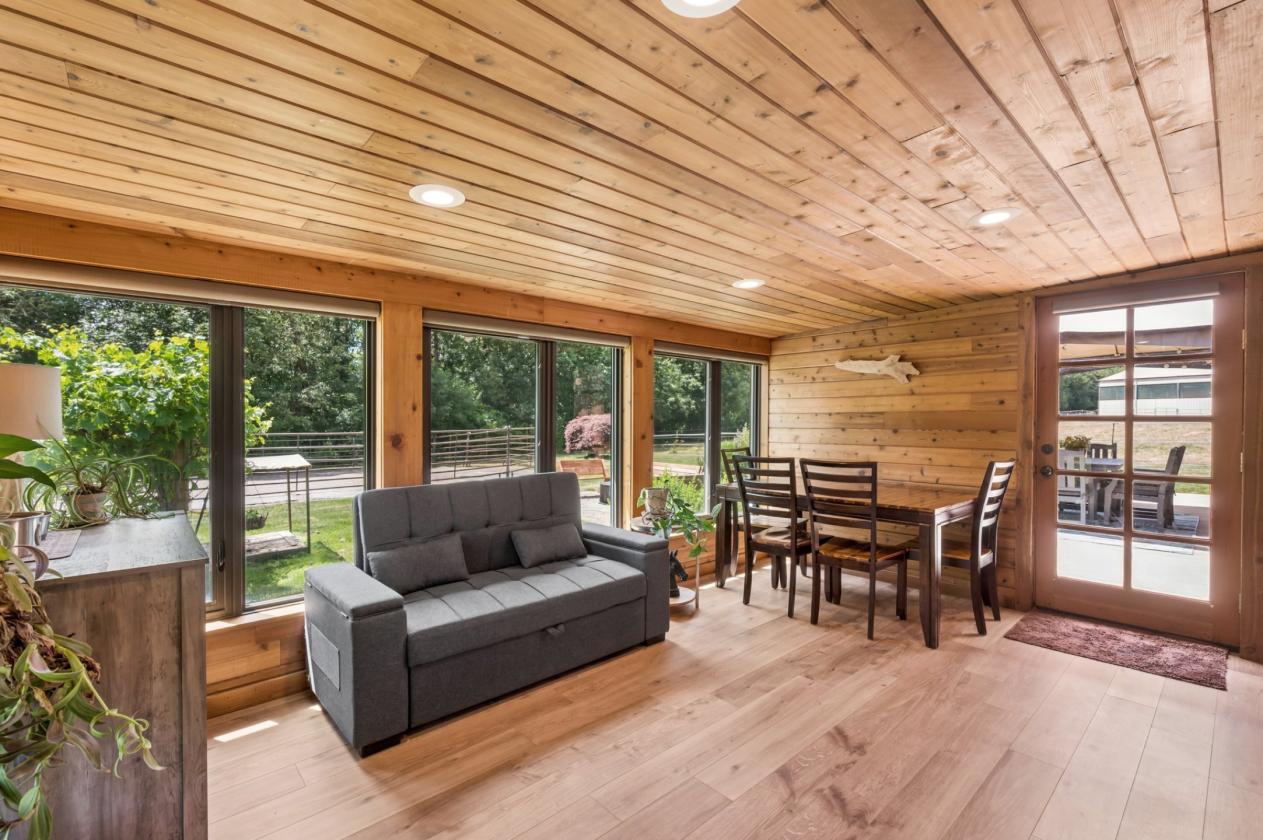 Boutique Equestrian Estate — Turnkey Move-In Ready - photo 11