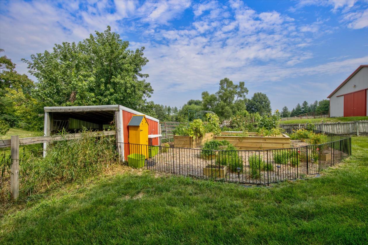 Turnkey Horse Property between Indianola + Norwalk - photo 12