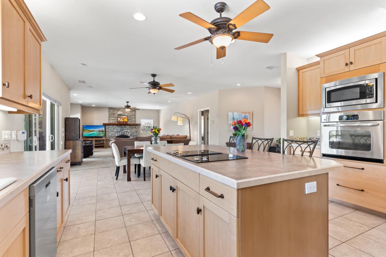 Custom 5-Acre Horse Ranch with Stunning Views - photo 7