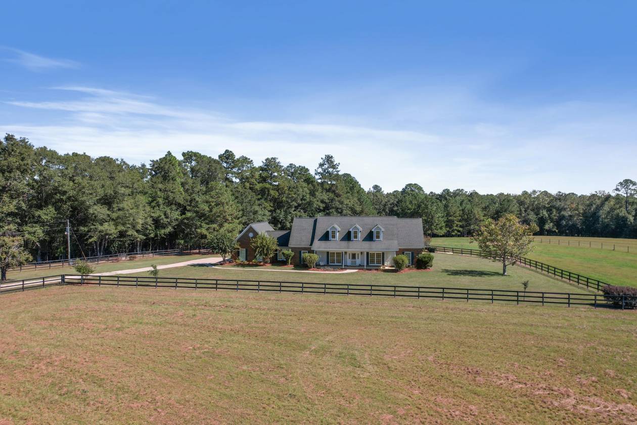 Horse Property for sale.