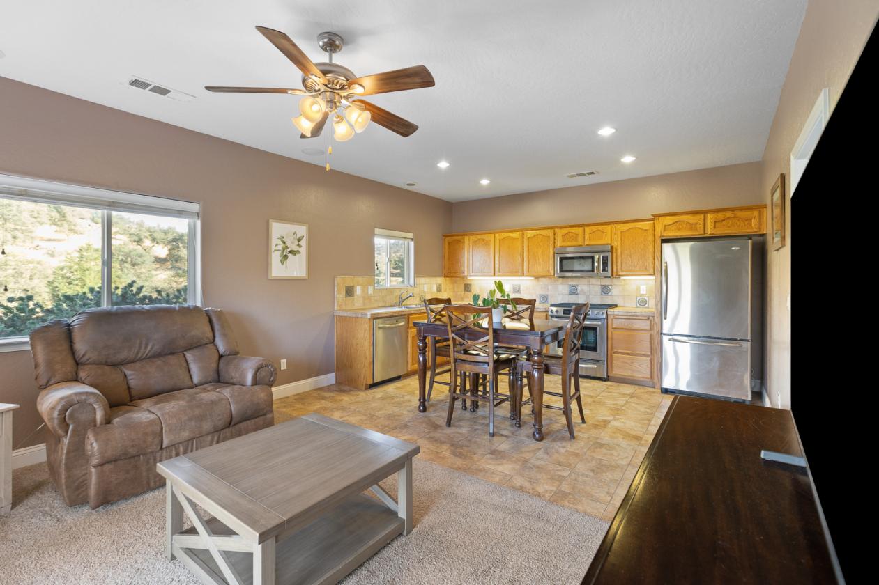 Horse property with gorgeous views! - photo 26