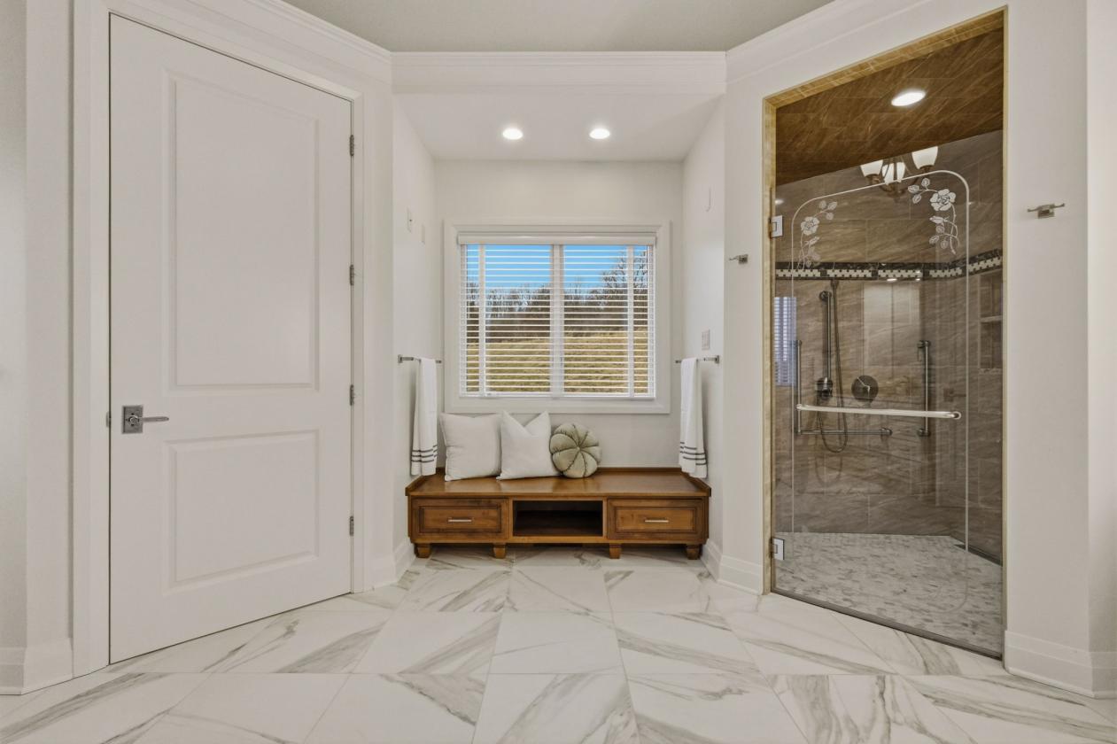 Private 31+ Acre Estate perfect for Horse Lovers - photo 13